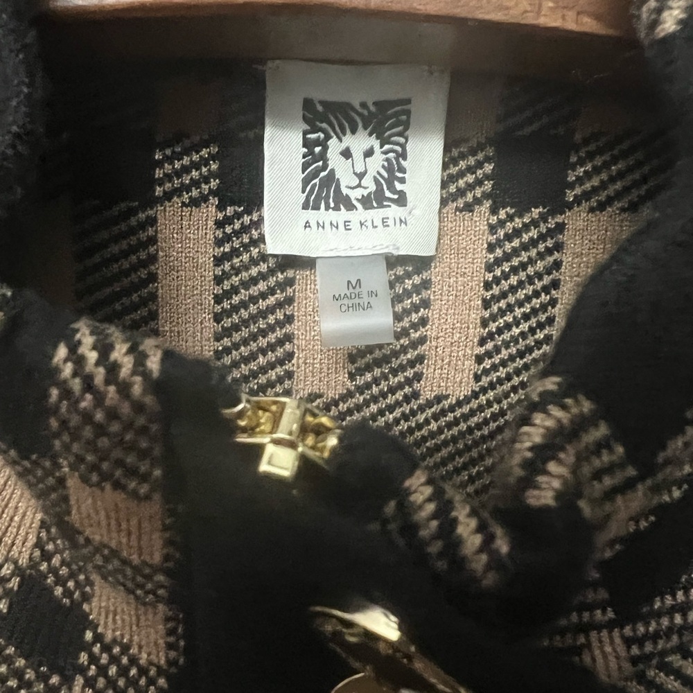 Anne Klein- NWT- Black and Tan Plaid Women's Coat  Medium - Picture 7 of 8